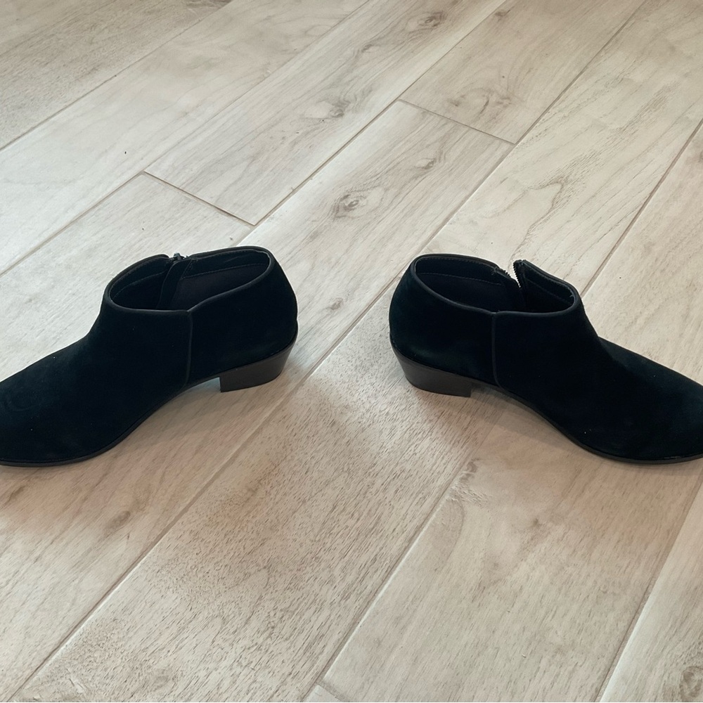 Vionic Black Chukka Boots for Women